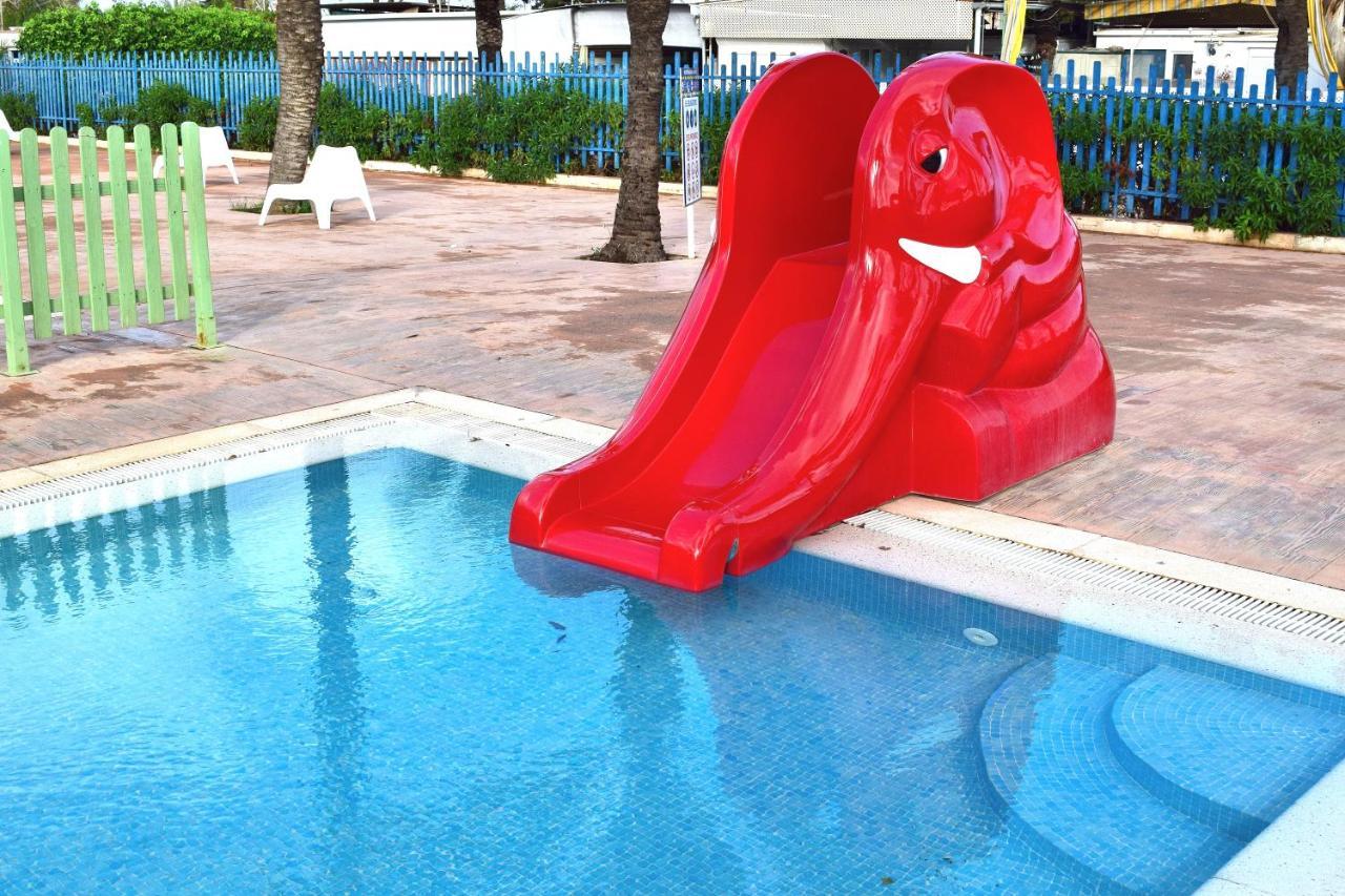 Casita Movil En Camping De La Manga Hotel Екстериор снимка